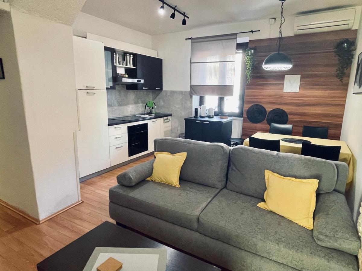 Apartman Three Queens Риека Экстерьер фото