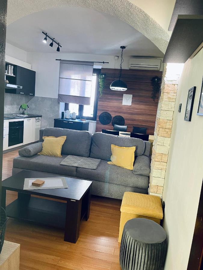 Apartman Three Queens Риека Экстерьер фото